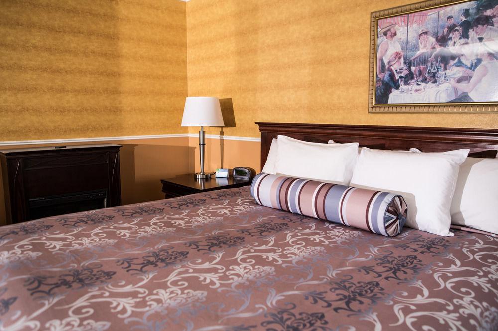 Repotel Henri Iv 3*