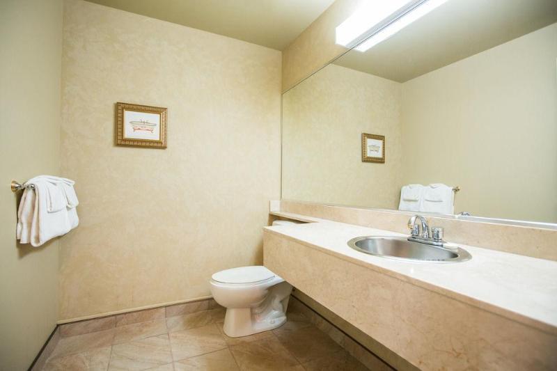 Repotel Henri Iv 3* Quebec City
